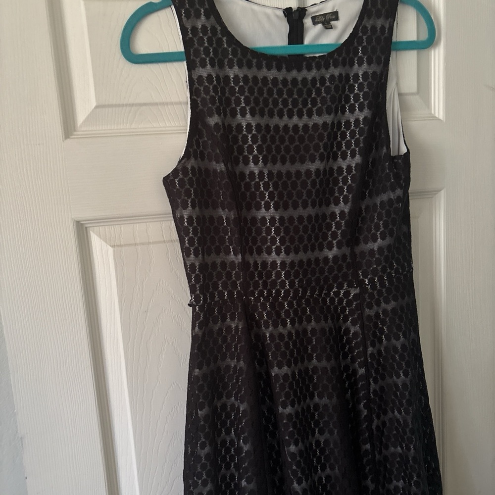 Lily Rose Elegant Black and Gray Patterned Midi Dress
